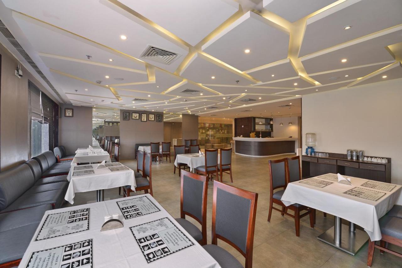 Vaccinated Staff - Capital O 7899 Casa Hotel Calcutta Exterior foto